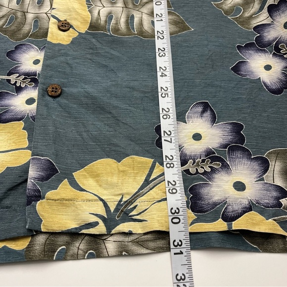 Vintage Tommy Bahama 100% Silk Hawaiian Floral Button Up Short Sleeve Shirt  L - Picture 10 of 13